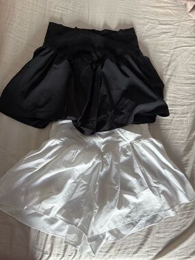 Aerie offline Black and White Tennis Skorts - Layered Flare